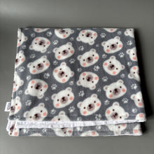 Load image into Gallery viewer, Polar bears bubble fleece handling blankets for small pets.