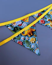 Load image into Gallery viewer, Dinosaur miniature bunting. Viv decorations. Cage decorations.