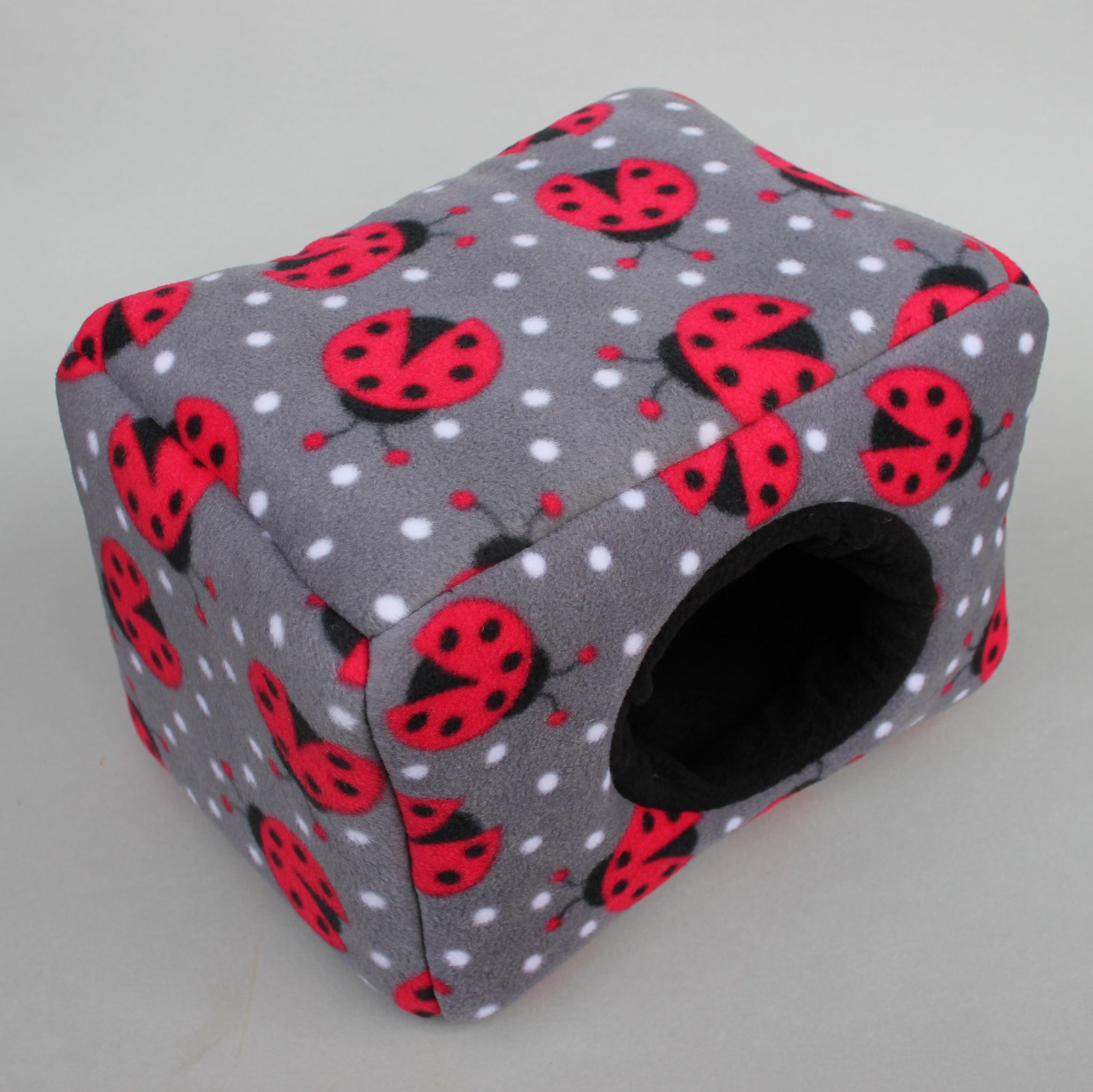 LARGE ladybird cosy bed for guinea pigs. Padded house for guinea