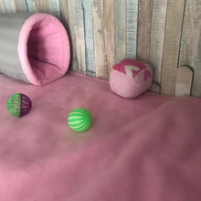 Load image into Gallery viewer, Custom size lime fleece cage liners made to measure - Lime