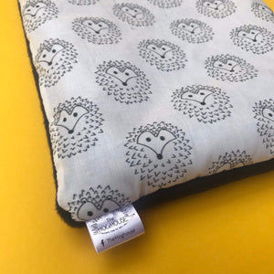 The Hoghouse hedgehog padded bonding bag, carry bag for hedgehogs. Fleece lined.