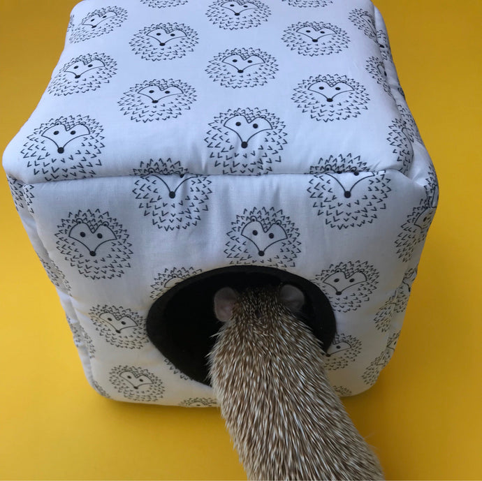 The Hoghouse cosy cube house. Hedgehog and guinea pig cube house. Padded fleece lined house.