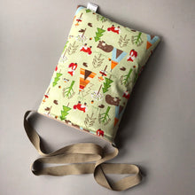 Load image into Gallery viewer, Camping animals padded bonding bag, carry bag for hedgehog.