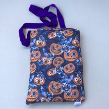 Load image into Gallery viewer, Padded pumpkin Halloween bonding bag, carry bag for hedgehog. Halloween pet tote.