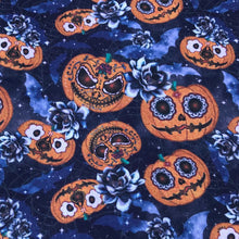 Load image into Gallery viewer, Padded pumpkin Halloween bonding bag, carry bag for hedgehog. Halloween pet tote.