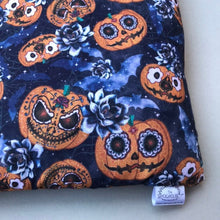 Load image into Gallery viewer, Padded pumpkin Halloween bonding bag, carry bag for hedgehog. Halloween pet tote.