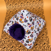Load image into Gallery viewer, Halloween animals tent house. Hedgehog and small animal house.