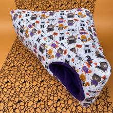 Load image into Gallery viewer, Halloween animals corner house. Hedgehog and small pet cube house.
