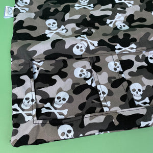 Camo skulls hanging hay bag for guinea pigs. Cotton hay feeder.