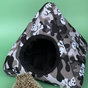 Camo skulls full cage set. Tent house, snuggle sack, tunnel cage set for hedgehogs