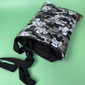 Camo skulls padded bonding bag, carry bag for hedgehog. Fleece lined pet tote.