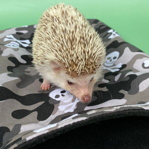 Camo skulls full cage set. Corner house, snuggle sack, tunnel cage set for hedgehogs