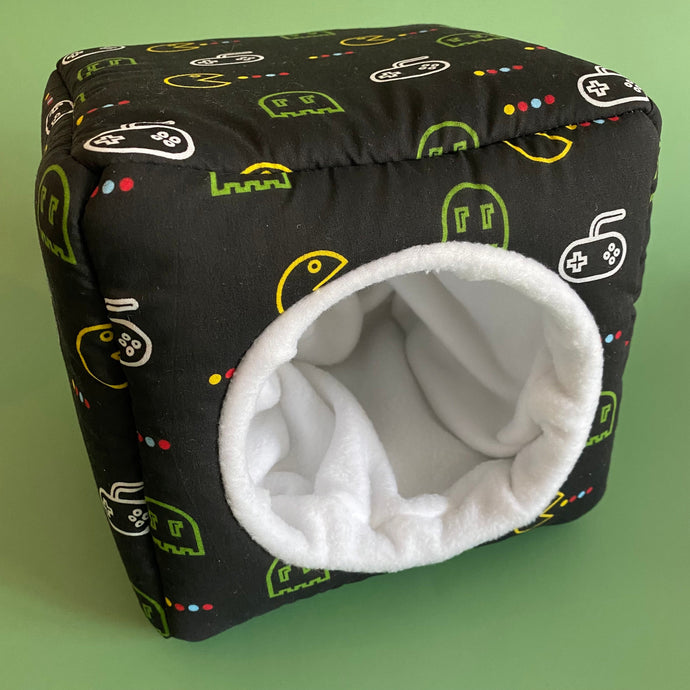 Gamer cosy cube house. Hedgehog and guinea pig cube house. Padded fleece house.