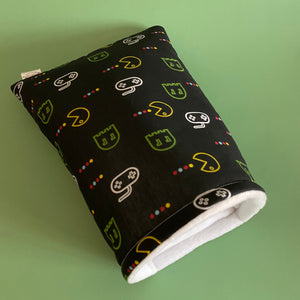 Gamer cosy snuggle cave. Padded stay open snuggle sack. Hedgehog bed.