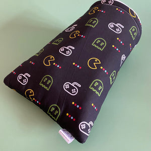Gamer cosy snuggle cave. Padded stay open snuggle sack. Hedgehog bed.