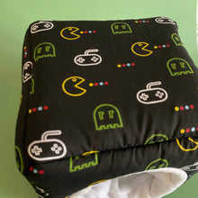 Load image into Gallery viewer, Gamer cosy cube house. Hedgehog and guinea pig cube house. Padded fleece house.