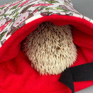 Cream Hedgehogs with Mushroom Hats hedgehogs padded bonding bag, carry bag for hedgehog. Fleece lined pet tote. Pet travel bag.