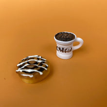 Load image into Gallery viewer, Mini cafe board sign for photos. Coffee and cinnamon bun photo props