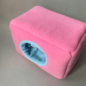 LARGE fleece cosy bed for guinea pigs and chunky hogs.