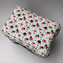 Load image into Gallery viewer, LARGE Dapper Mr Fox cosy bed. Cosy cube. Cuddle Cube. Guinea pig bed. Fleece hidey.