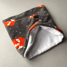 Load image into Gallery viewer, LARGE Foxy  bath sack. Post bath drying sack for small animals.