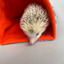 Load image into Gallery viewer, Drama Llama full cage set. Cube house, snuggle sack, tunnel cage set.